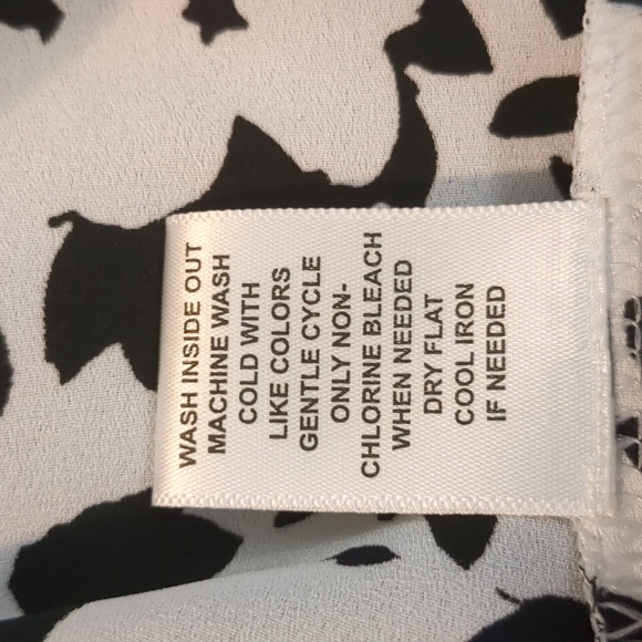 Elle eyelet mock layered top size L - Picture 13 of 14